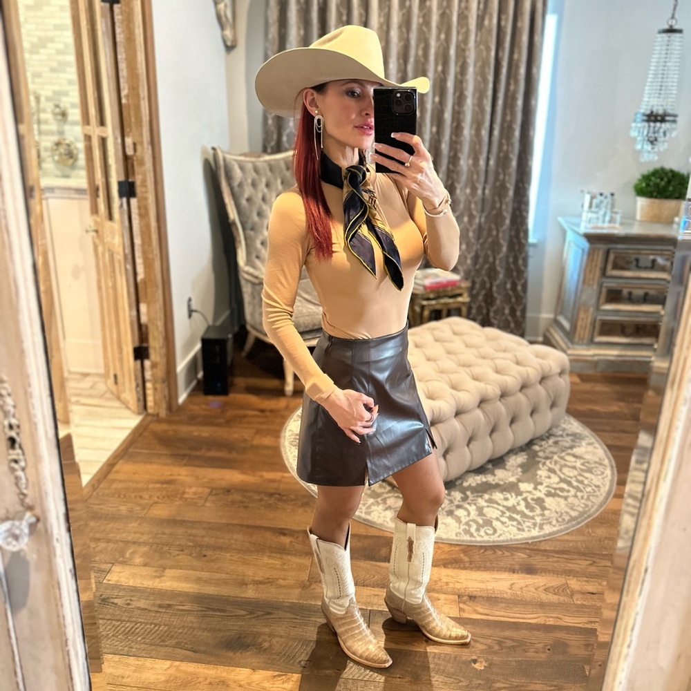 Meet your Posher, Liza